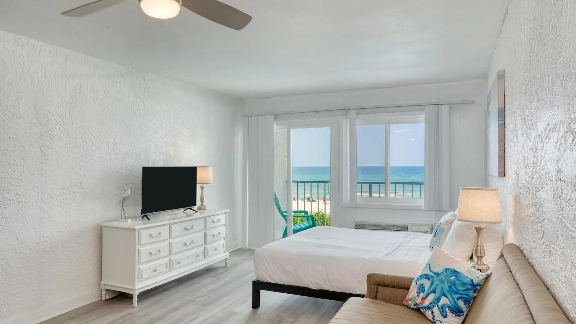 Ambassador C204 By Avantstay Beachfront Access Panama City Beach